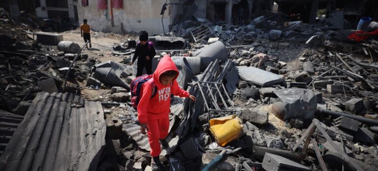 Denuncian que los ataques a escuelas es delito de guerra