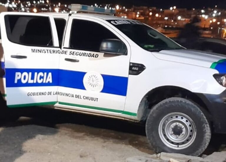 Intentó esconderse en un local del barrio Ceferino, tenía pedido de captura y fue detenido