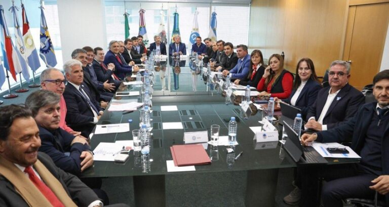 Tensión entre los gobernadores y Milei por el ajuste libertario: hasta Jaldo se distancia