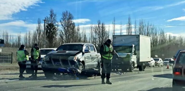 Caos en la ruta 151 tras un violento choque en cadena