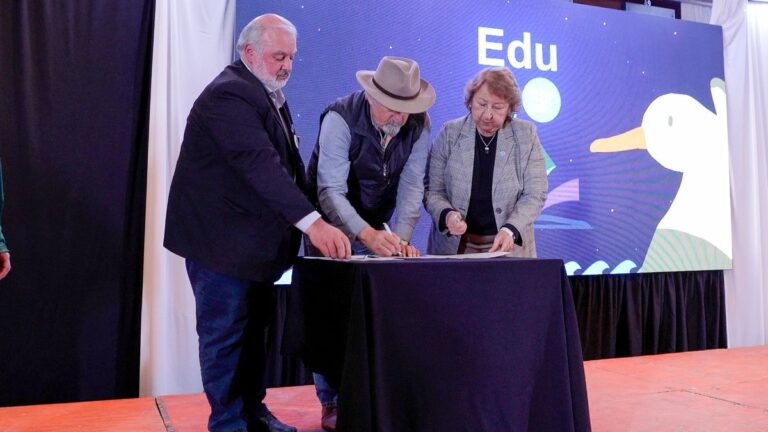 Convenio con la UNPSJB por incorporación de la IA