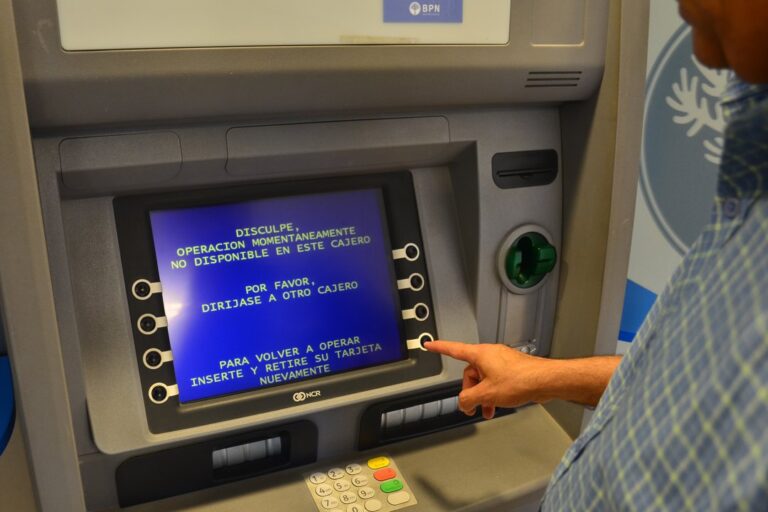 Escándalo en una sucursal patagónica de un reconocido banco: denuncian «violación de derechos»