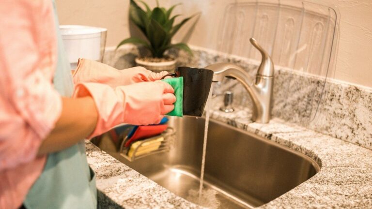 Bono para empleadas domésticas: cómo se pagará el adicional de $10.000 en los próximos tres meses