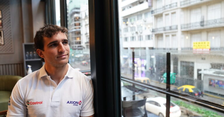 Valentín Yan, el hijo piloto de Romina Yan que compite en automovilismo: «Cuando manejo siento que ella está conmigo y le hablo»