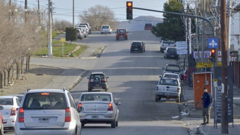 Comodoro: proponen cambiar la ordenanza de semáforos para evitar esperas innecesarias