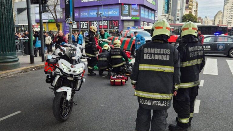Una pareja cayó desde el Puente Pacífico en pleno Palermo