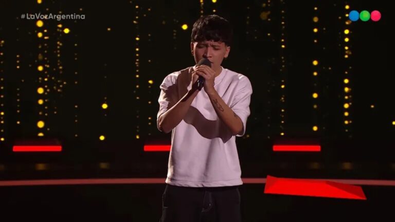 De la Patagonia a la fama: el joven que cautiva a todos en La Voz Argentina y el domingo ganó su batalla