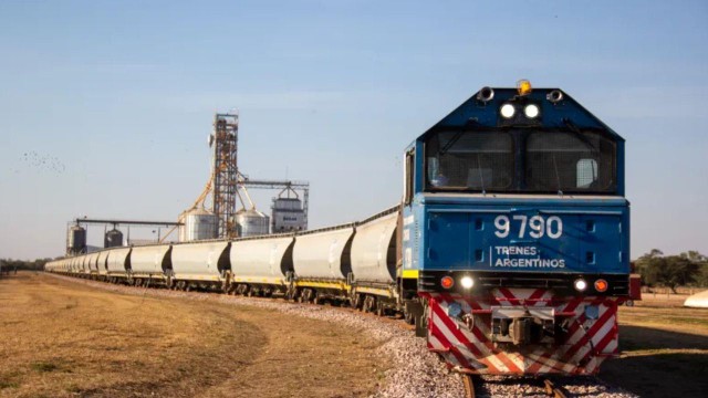Cerealeras quieren quedarse con el Belgrano Cargas para controlar la logística de sus exportaciones