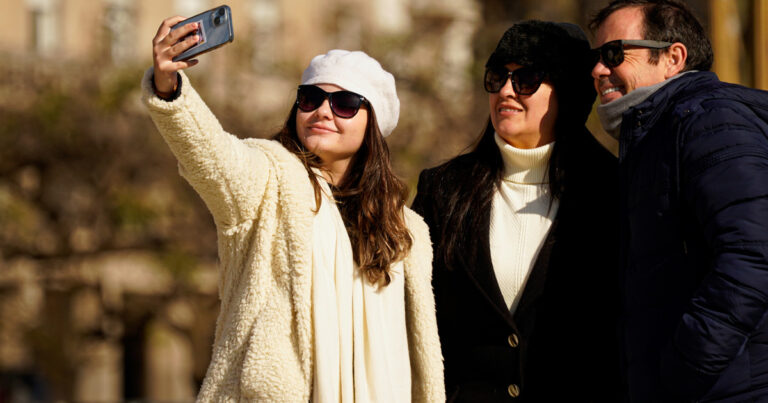 Pronóstico del tiempo de la semana: un «invierno amable» para estar en remera, nada de lluvia y la amenaza de que el feriado trae otra vez el frío fuerte