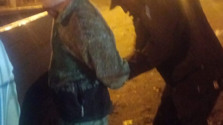 Dos detenidos por robo de garrafas y material eléctrico