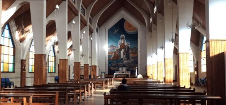 Encuentros de fe para jóvenes y adultos en Comodoro: el Camino Neocatecumenal abre sus puertas