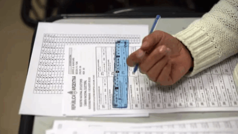 Cambios en los lugares de votación generan confusión