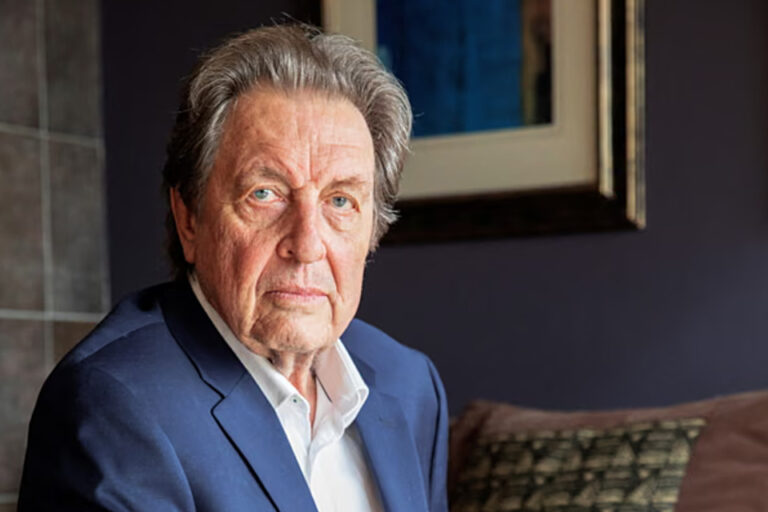 El padre de Elon Musk, acusado de abusar de sus hijos