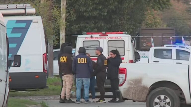 Encontraron quemada la camioneta en la que se llevaron a las chicas desaparecidas en Ciudad Evita