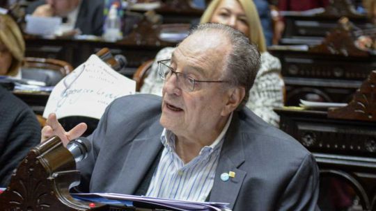2131810-carlos-heller-explica-por-que-el-presupuesto-2026-corre-riesgo
