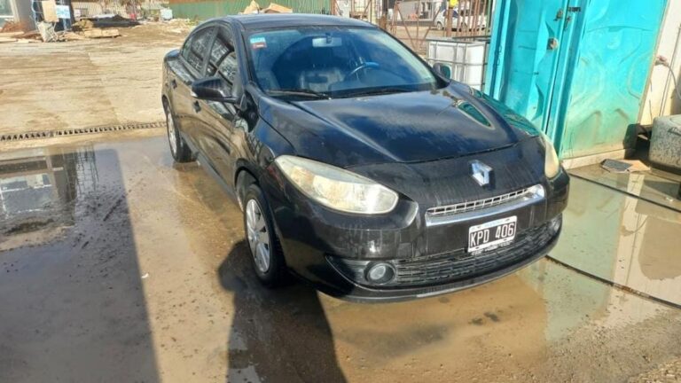 Le robaron el Renault Fluence en pleno centro de Comodoro