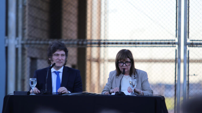 Escondiendo a Espert