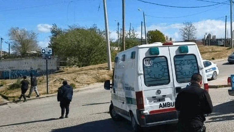 Un niño de 7 años resultó herido tras ser atropellado en Avenida Roca