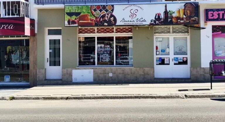 Alerta en Comodoro: utilizan menores de campana para robar bebidas alcohólicas en un almacén gourmet