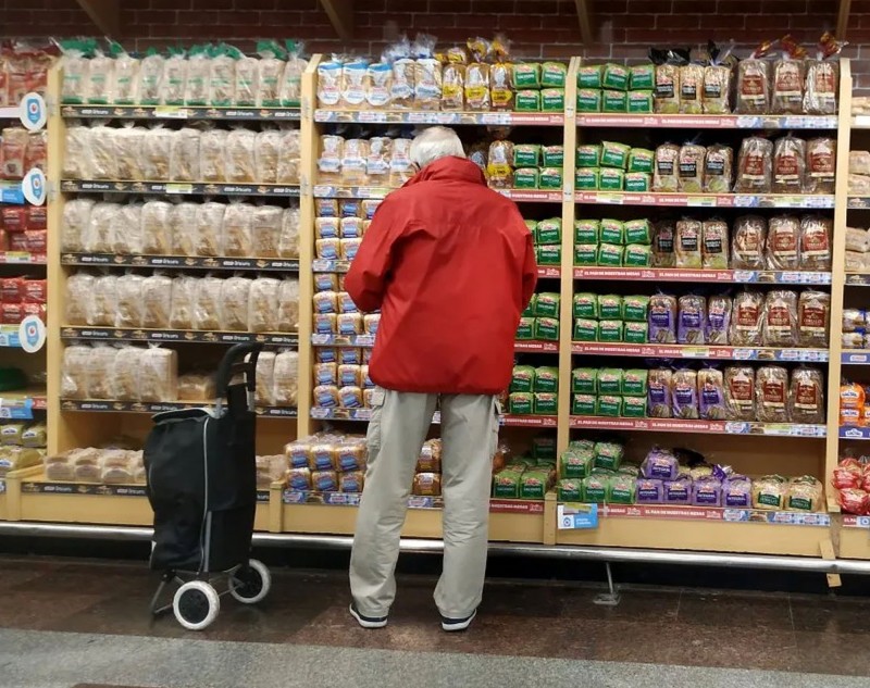 2324566-los-alimentos-de-primera-necesidad-acumulan-una-suba-de-3-en-octubre