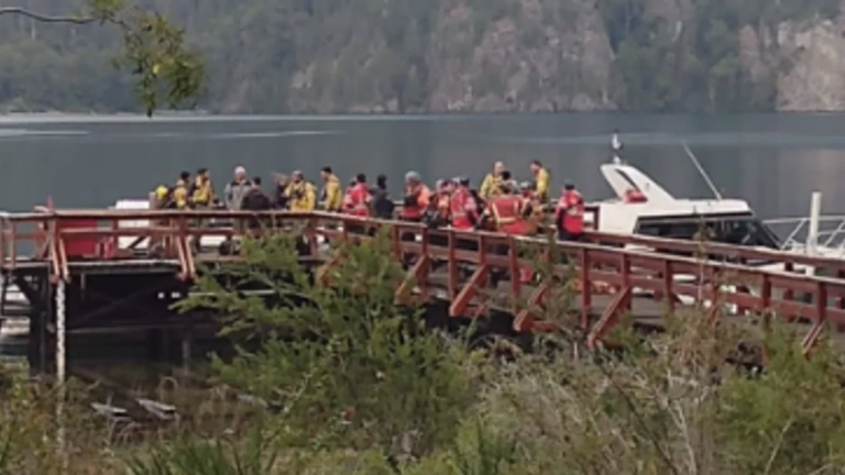 El incendio en el Parque Los Alerces ya afecta más de 300 hectáreas y continúa activo
