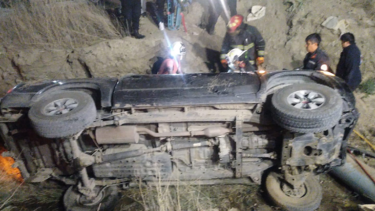 Conductor ebrio vuelca en el Cordón Forestal y hay tres heridos