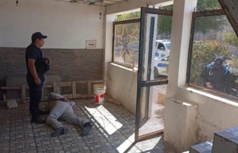 Disparó al aire para amenazar a otro hombre durante una pelea callejera en Comodoro