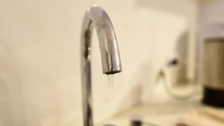 Sin agua en media docena de barrios de Zona Sur