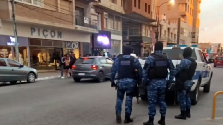 Año Nuevo en Comodoro: fuerte despliegue policial y récord de actas de tránsito