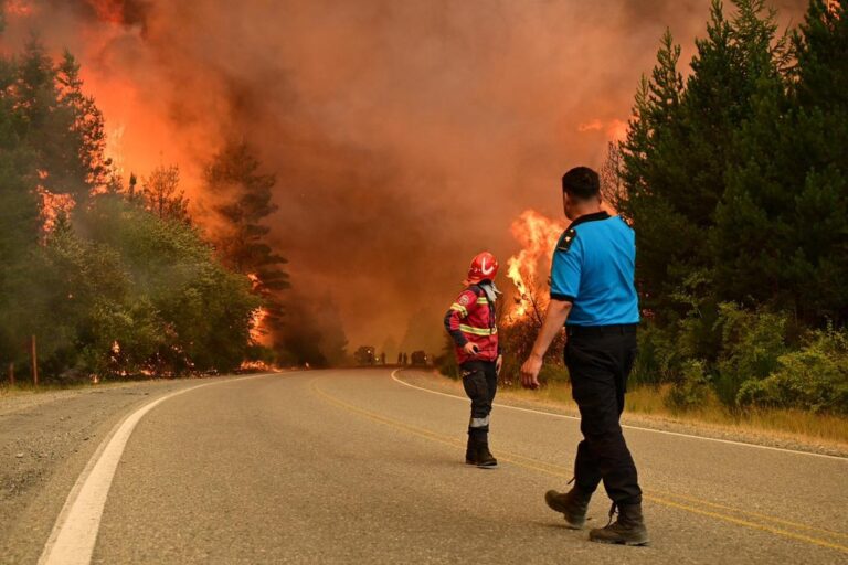 Un conocido vidente aseguró poder ayudar en los incendios de Chubut y recordó su rol en el caso del ARA San Juan