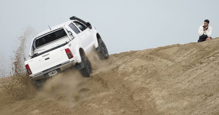 Morla asumió la defensa de la familia de Bastian y dijo que la camioneta Amarok chocó al UTV «como un misil»