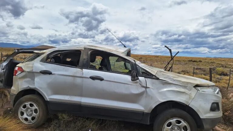 Un vuelco cambió todo: la operación que no llega y mantiene a una mujer internada