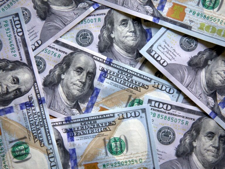 Quien compró dólar blue en enero hoy pierde frente al peso