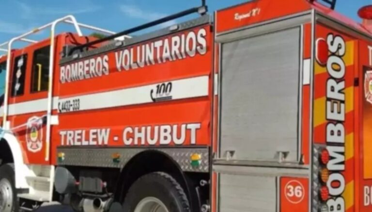 Dos viviendas fueron arrasadas por el fuego en Trelew