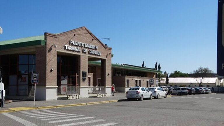 Detectaron una encomienda con cigarrillos de marihuana en una terminal de colectivos en Chubut