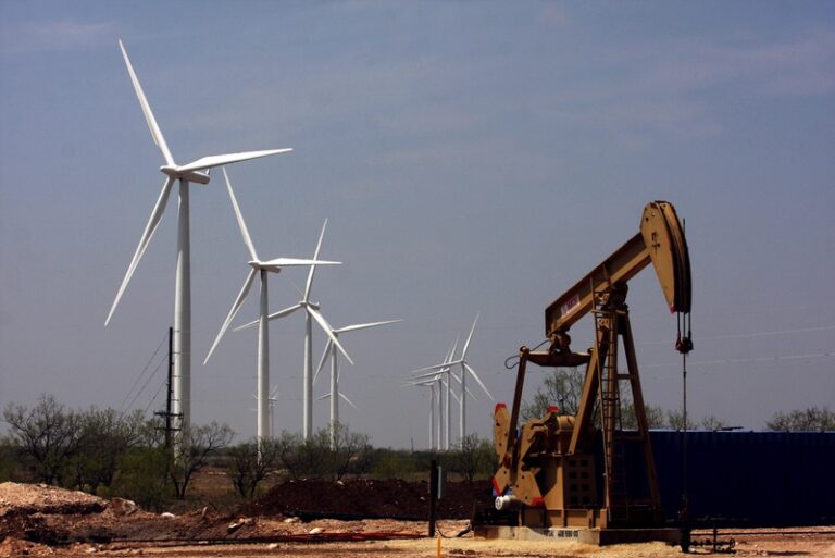 Becas en energías renovables y petróleo para chubutenses