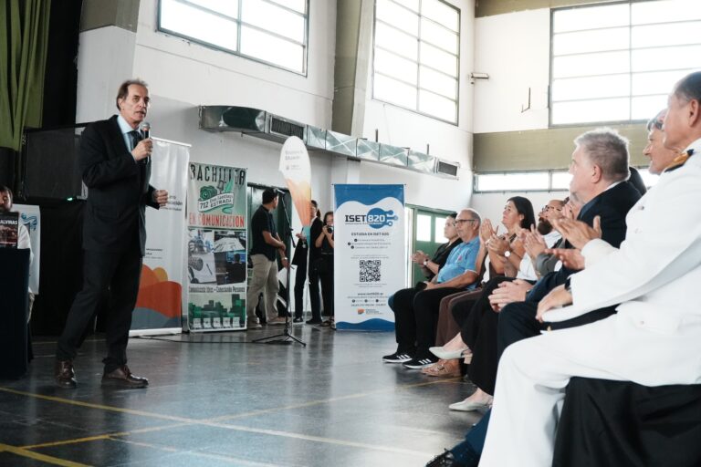 Jornada de concientización sobre Malvinas en Trelew