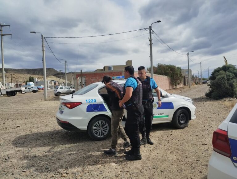 Detuvieron a un delincuente por robar cables por segunda vez en un mismo yacimiento de PECOM