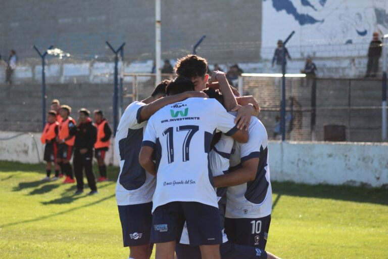 Newbery de Comodoro venció a Gaiman FC con uno menos y arrancó con todo en el Torneo Provincial