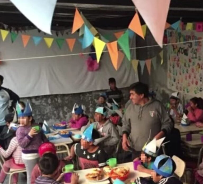 Niños participando de un cumpleaños solidario organizado por Fundación Sí en Comodoro Rivadavia.