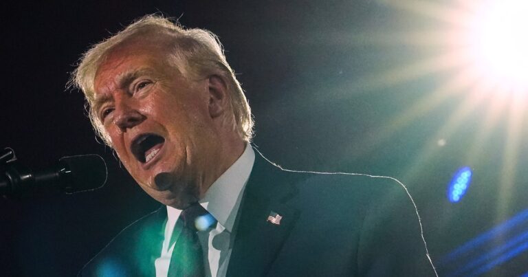 Trump afirma que Irán negocia en secreto por temor a represalias