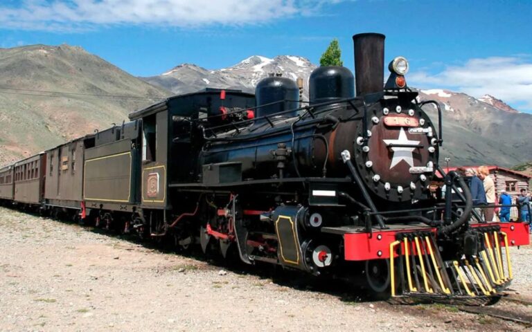 Locomotora de La Trochita, el Viejo Expreso Patagónico, en la estación de Esquel, Chubut.