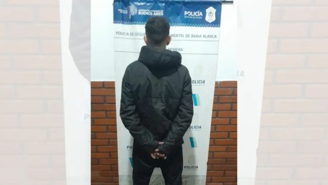 Operativo policial en terreno baldío de Bahía Blanca