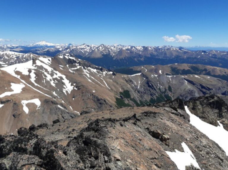 Vista de la zona cordillerana del Cerro Carreras en Río Negro