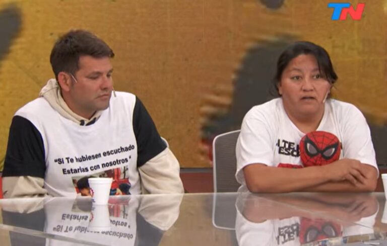 Luis, padre de Ángel, y Lorena, su pareja, en una entrevista previa a la marcha.