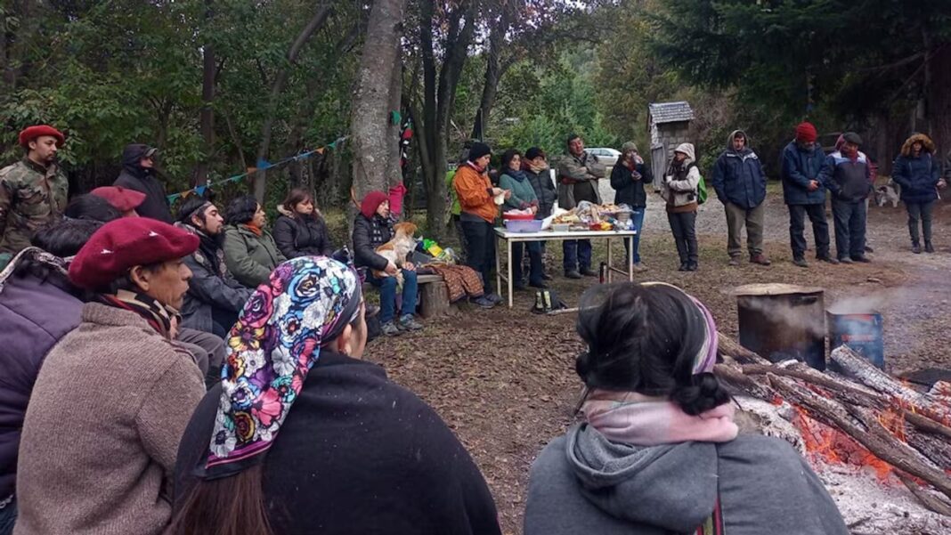 Vista de Villa La Angostura y zona de conflicto territorial