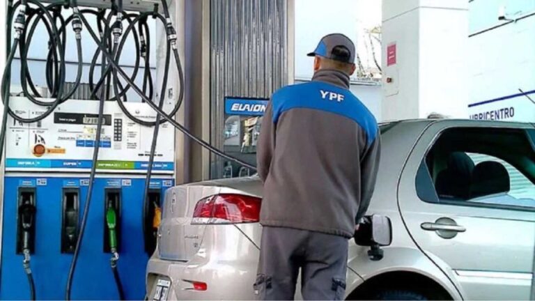 Surtidor de nafta con precios actualizados