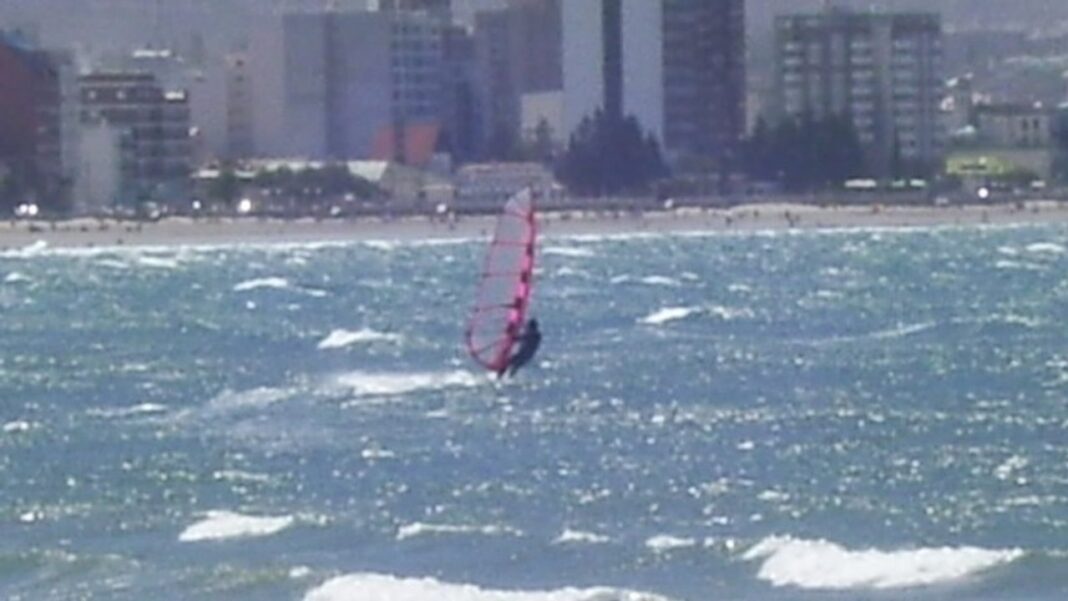 Vista de la costa de Puerto Madryn, lugar donde ocurrió el accidente de windsurf