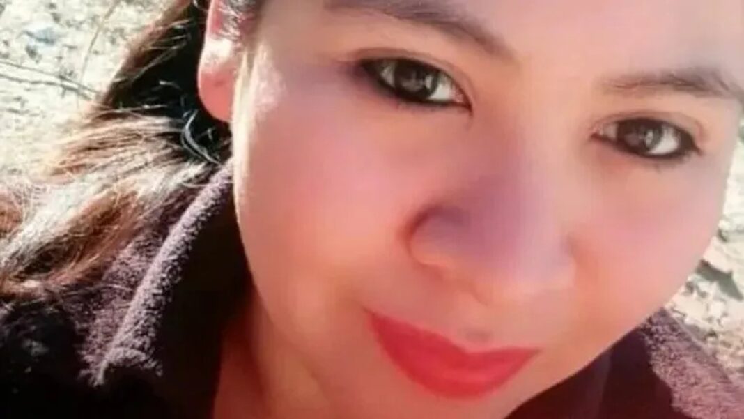 Ilustración genérica de una balanza de la justicia sobre un mapa de la provincia de Chubut, Argentina.