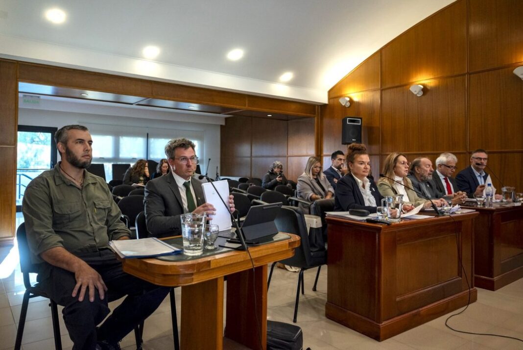 Vista aérea de la reserva de Punta Tombo en Chubut, colonia de pingüinos de Magallanes.